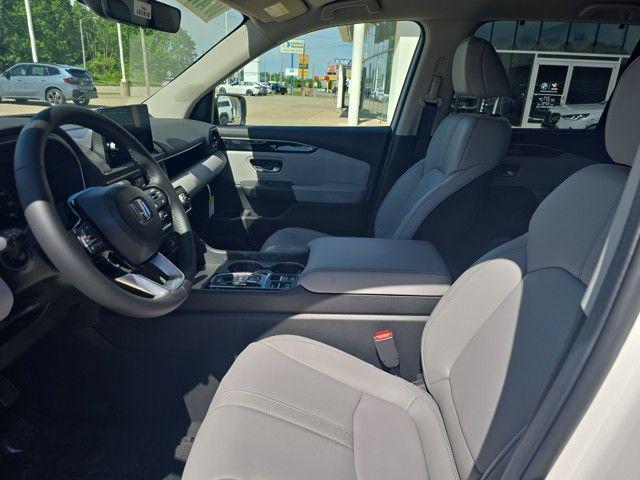 new 2025 Honda Pilot car, priced at $47,505