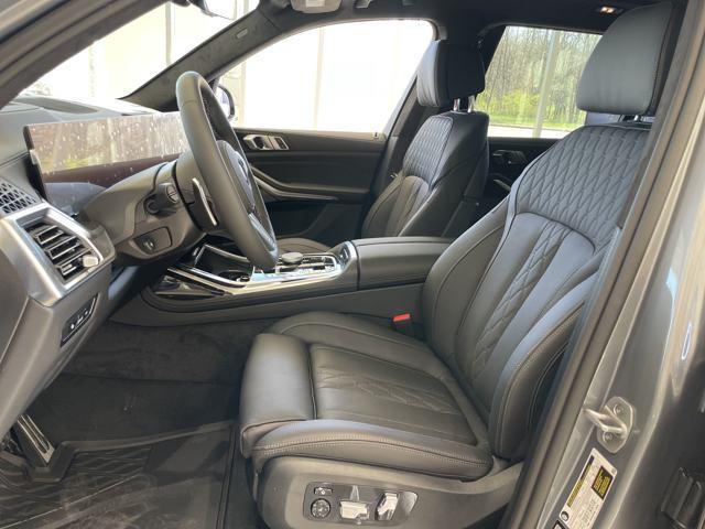 new 2025 BMW X7 car, priced at $117,985