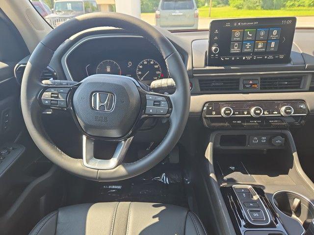 new 2025 Honda Pilot car, priced at $48,255