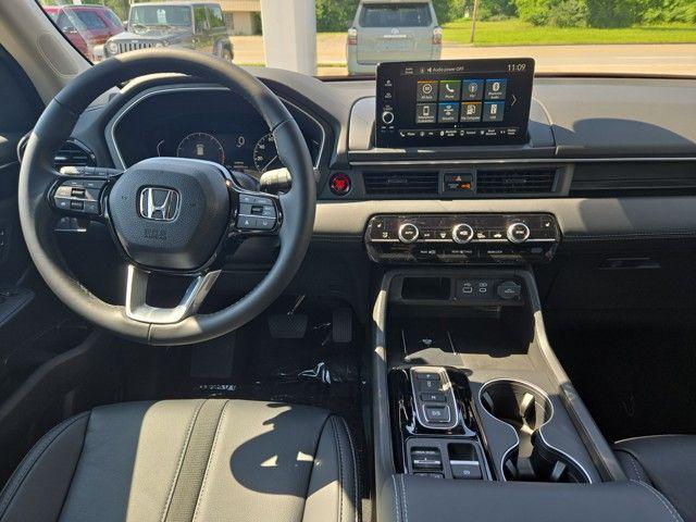 new 2025 Honda Pilot car, priced at $48,255
