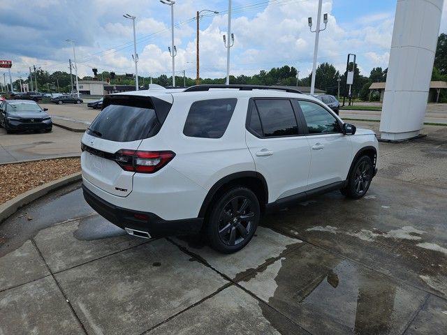 new 2025 Honda Pilot car, priced at $44,205