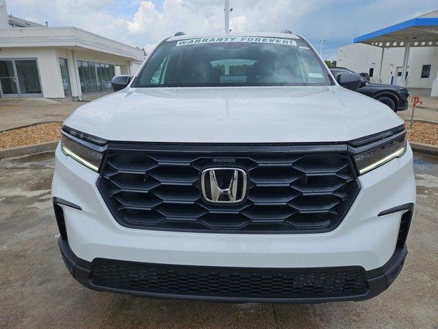 new 2025 Honda Pilot car, priced at $44,205