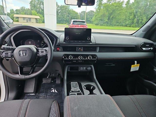 new 2025 Honda Pilot car, priced at $44,205