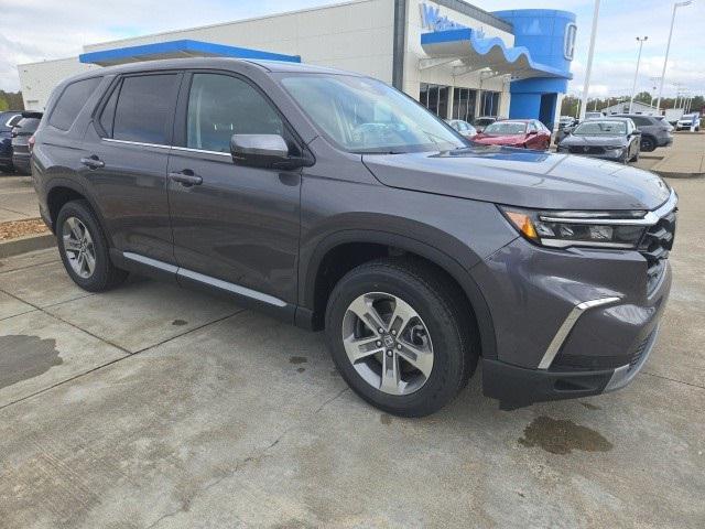 new 2025 Honda Pilot car, priced at $46,995