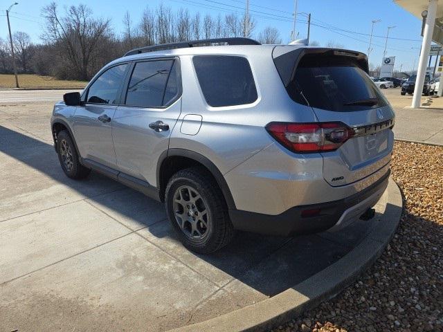 used 2025 Honda Pilot car, priced at $46,895