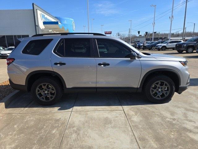 used 2025 Honda Pilot car, priced at $46,895