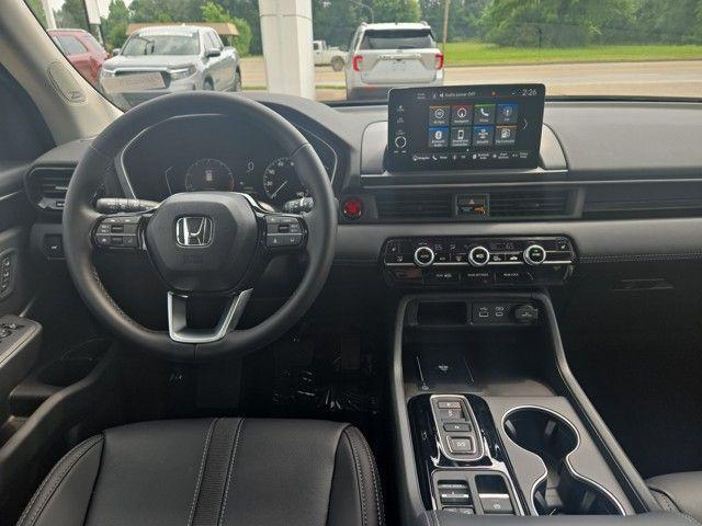 new 2025 Honda Pilot car, priced at $53,405