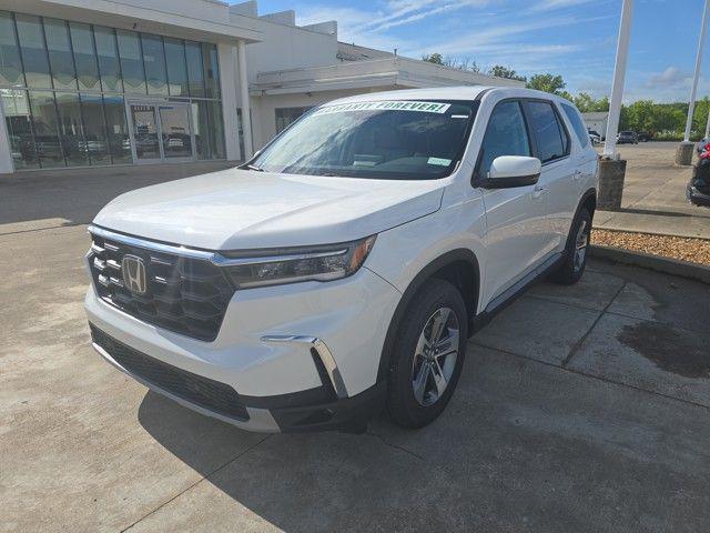 new 2025 Honda Pilot car, priced at $47,505