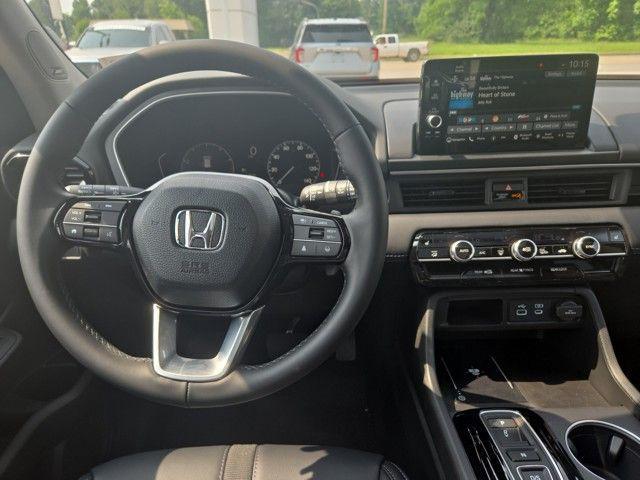 new 2025 Honda Pilot car, priced at $51,505