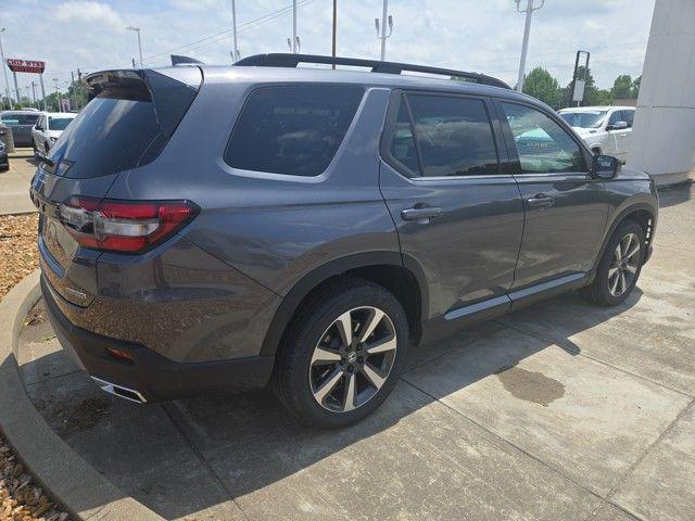 new 2025 Honda Pilot car, priced at $51,780