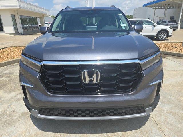 new 2025 Honda Pilot car, priced at $51,780