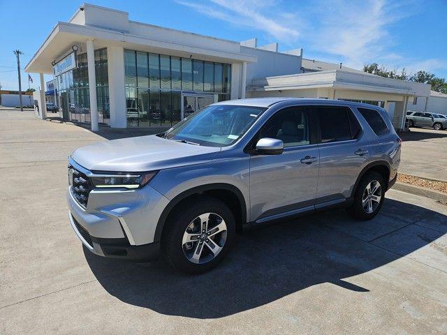 new 2025 Honda Pilot car, priced at $47,800