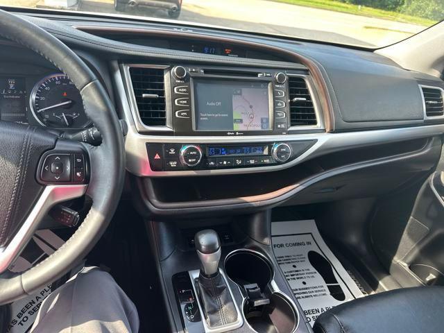used 2015 Toyota Highlander car, priced at $16,695