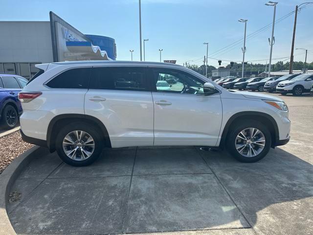 used 2015 Toyota Highlander car, priced at $16,695
