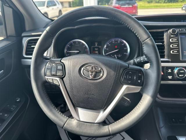 used 2015 Toyota Highlander car, priced at $16,695