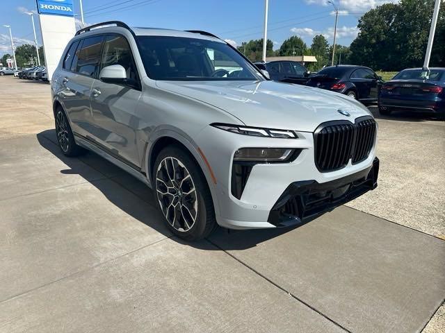 new 2025 BMW X7 car, priced at $97,755