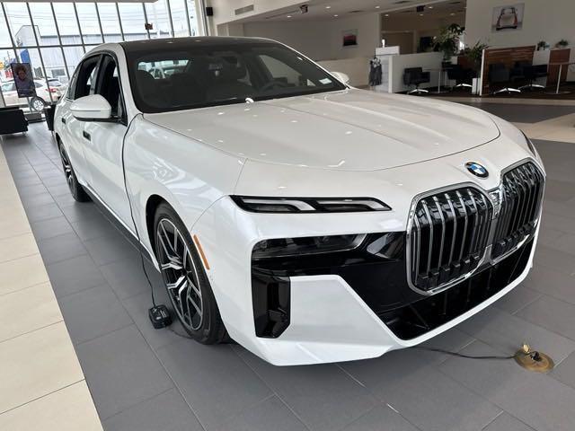 new 2024 BMW 760 car, priced at $126,275