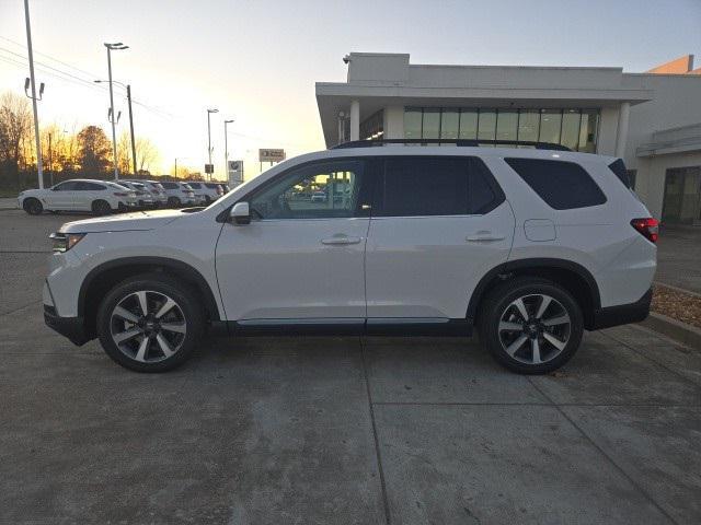 new 2025 Honda Pilot car, priced at $51,450