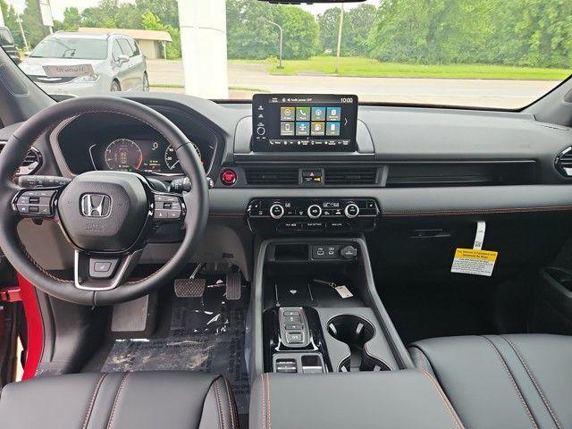 new 2025 Honda Pilot car, priced at $51,305