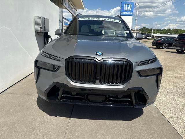 new 2026 BMW X7 car, priced at $100,425