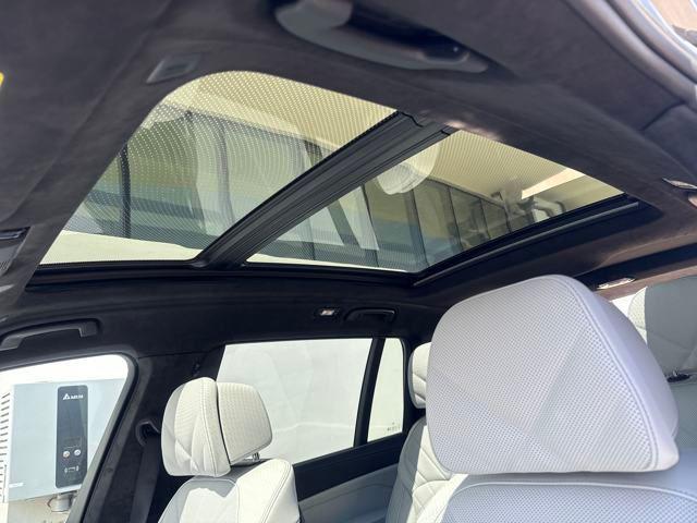new 2026 BMW X7 car, priced at $100,425