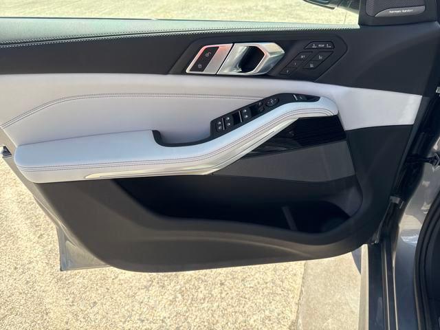 new 2026 BMW X7 car, priced at $100,425