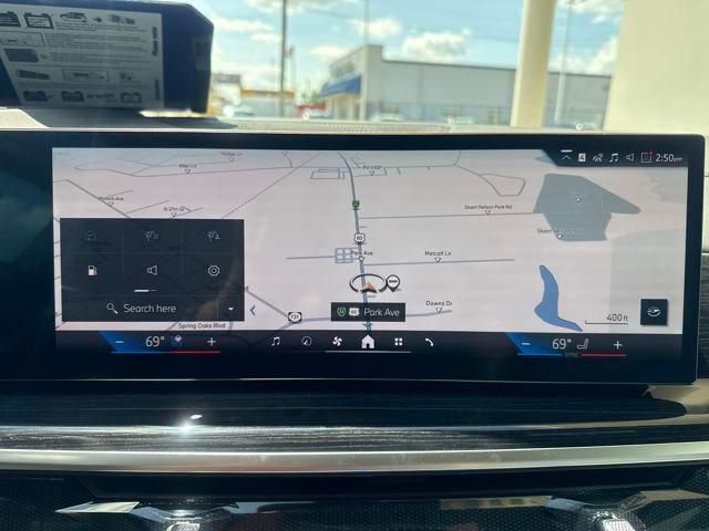 new 2026 BMW X7 car, priced at $100,425