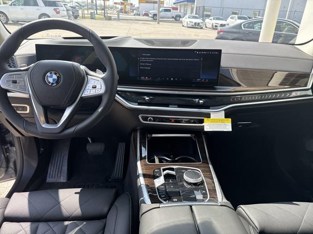 new 2025 BMW X7 car