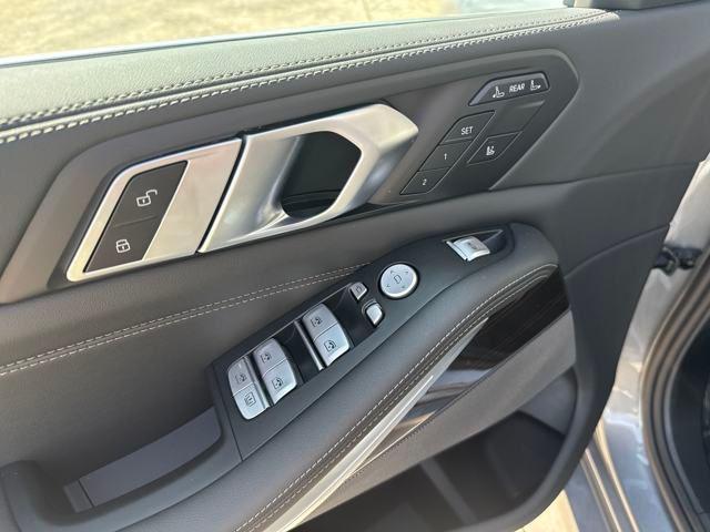 new 2025 BMW X7 car, priced at $92,125