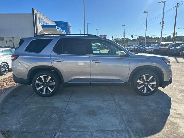 new 2025 Honda Pilot car, priced at $51,095