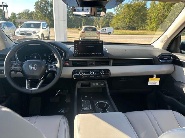 new 2025 Honda Pilot car, priced at $51,095