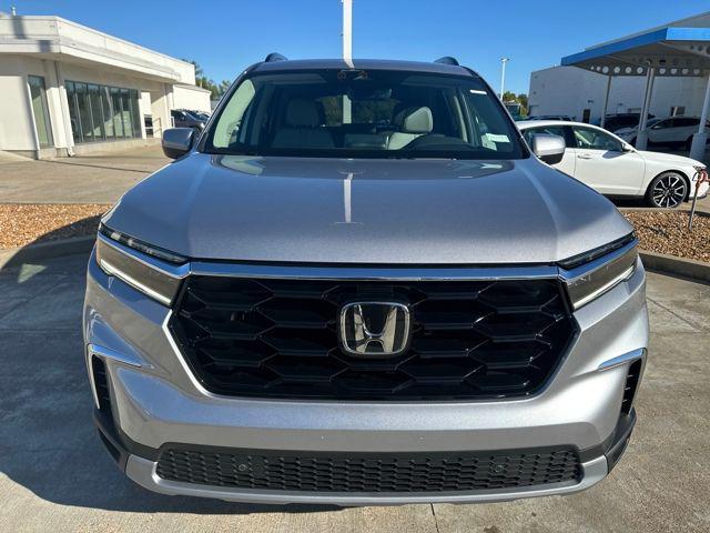new 2025 Honda Pilot car, priced at $51,095