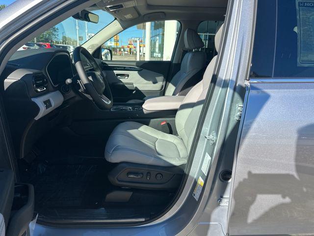 new 2025 Honda Pilot car, priced at $51,095