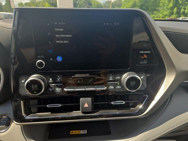 used 2023 Toyota Highlander car, priced at $38,895