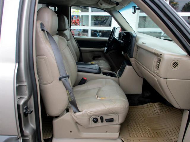 used 2002 Chevrolet Avalanche car, priced at $3,995