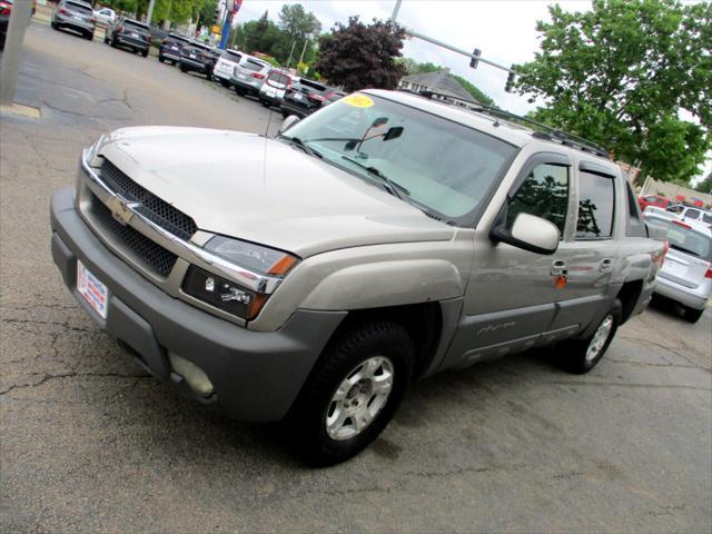 used 2002 Chevrolet Avalanche car, priced at $3,995