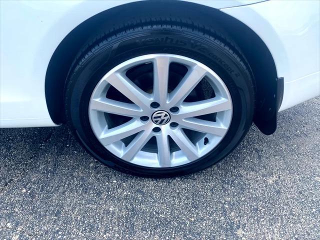 used 2010 Volkswagen Eos car, priced at $12,995