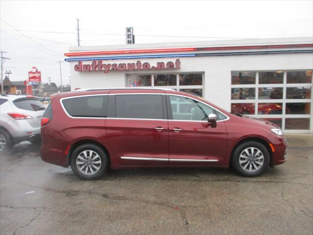 used 2021 Chrysler Pacifica Hybrid car, priced at $32,995