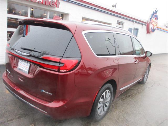 used 2021 Chrysler Pacifica Hybrid car, priced at $32,995