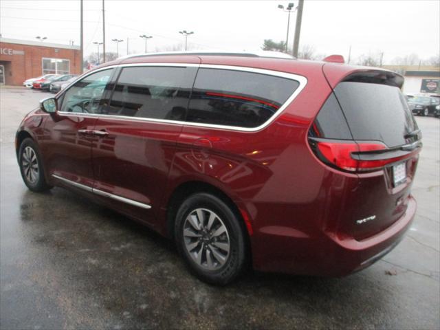 used 2021 Chrysler Pacifica Hybrid car, priced at $32,995