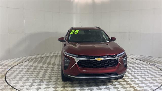 used 2025 Chevrolet Trax car, priced at $23,016