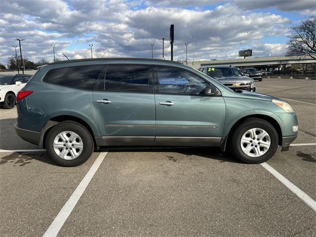 used 2009 Chevrolet Traverse car, priced at $5,473