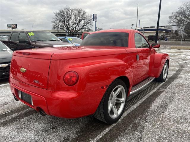 used 2004 Chevrolet SSR car, priced at $15,500