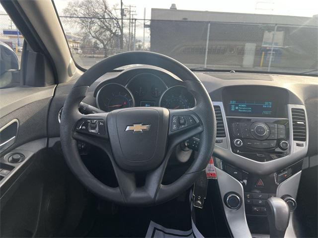 used 2016 Chevrolet Cruze Limited car, priced at $5,500