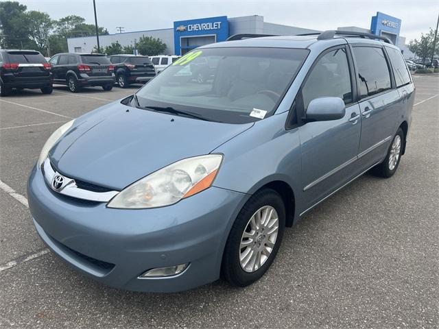 used 2009 Toyota Sienna car, priced at $5,500