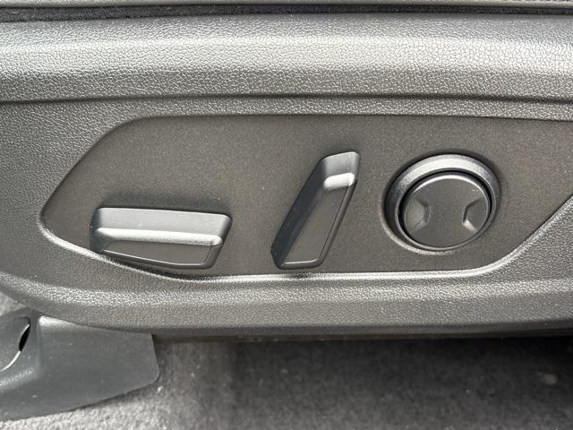 used 2023 Kia Sorento car, priced at $33,994