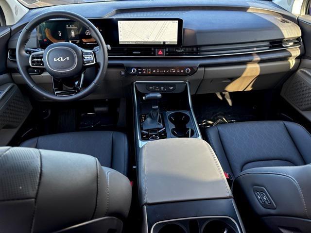 used 2025 Kia Carnival car, priced at $41,902