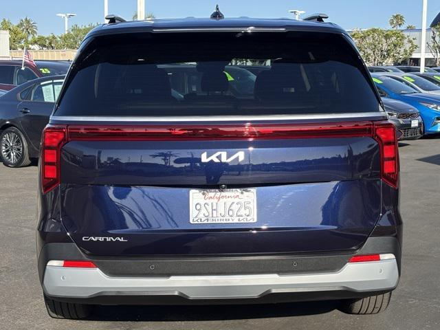 used 2025 Kia Carnival car, priced at $41,902