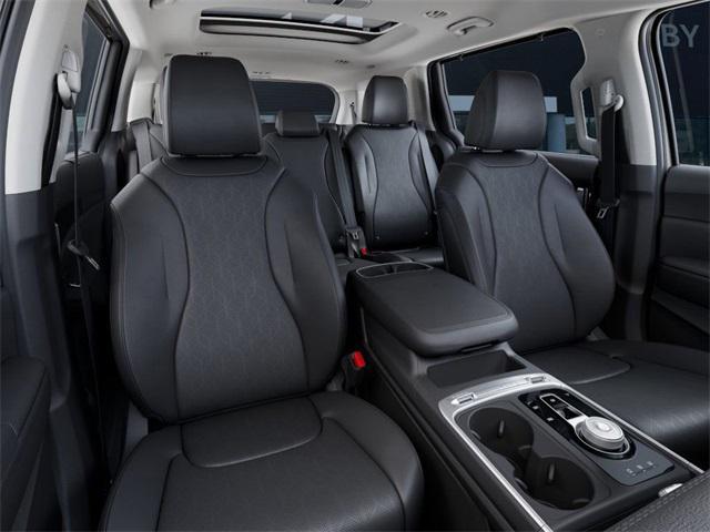 new 2025 Kia Carnival Hybrid car, priced at $50,600