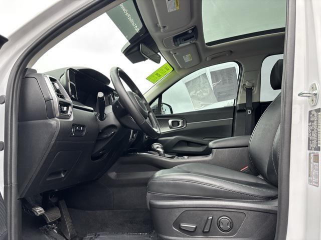 used 2022 Kia Sorento car, priced at $31,297